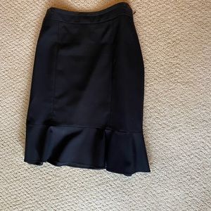 Laundry above the knee skirt